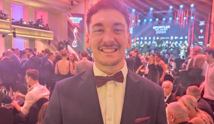 Dresscode statt Rennanzug: Der Dietlinger Moritz Augenstein genoss denGalaabend im Bénazetsaal des Kurhauses Baden-Baden im feinen Zwirn.