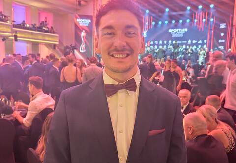 Dresscode statt Rennanzug: Der Dietlinger Moritz Augenstein genoss denGalaabend im Bénazetsaal des Kurhauses Baden-Baden im feinen Zwirn.