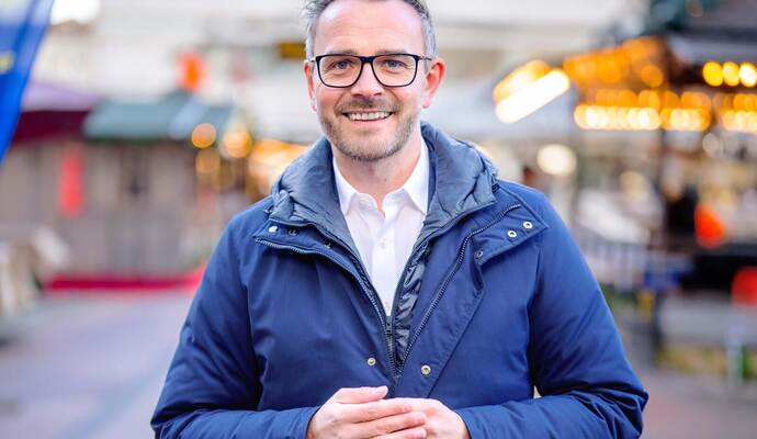 Oberbürgermeister Peter Boch wendet sich mit seiner Weihnachtsansprache an die Bürgerinnen und Bürger.