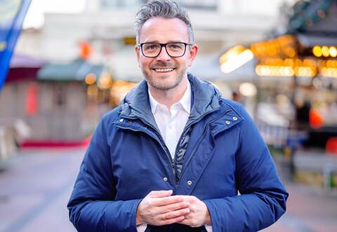 Oberbürgermeister Peter Boch wendet sich mit seiner Weihnachtsansprache an die Bürgerinnen und Bürger.