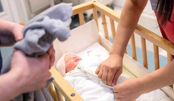 Neues Modellprojekt zur Gewinnung von Pflegekräften und Hebammen