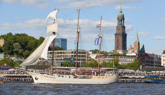 Segelschiff «Mare Frisium» im Hamburger Hafen