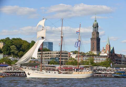 Segelschiff «Mare Frisium» im Hamburger Hafen