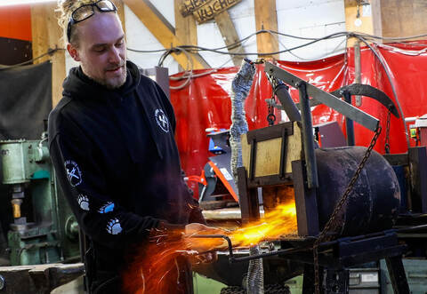 Reportage Schmiede TATA