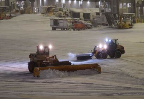 Wintersturm im Nordosten der USA - Flughafen New York