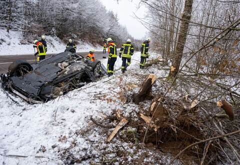 Tödlicher Unfall bei winterlichen Straßenverhältnissen