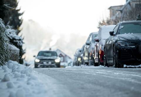Auf Schnee folgt Eis - Gefahr auf glatten Straßen