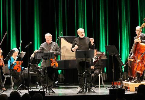 Harald Lesch: „Wenn uns Außerirdische besuchen würden, dann nicht wegen uns Physikern, sondern wegen euch Musikern.“