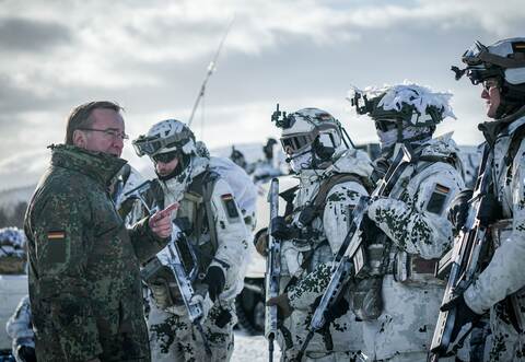 Bundesverteidigungsminister Pistorius besucht Nato-Übung