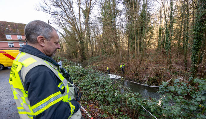 ausgelaufener Diesel Kupferhammer