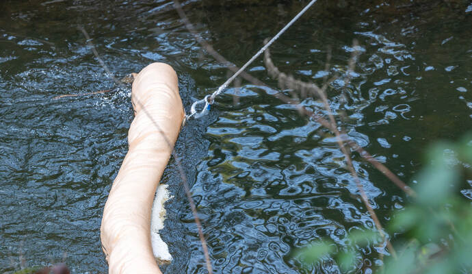 ausgelaufener Diesel Kupferhammer