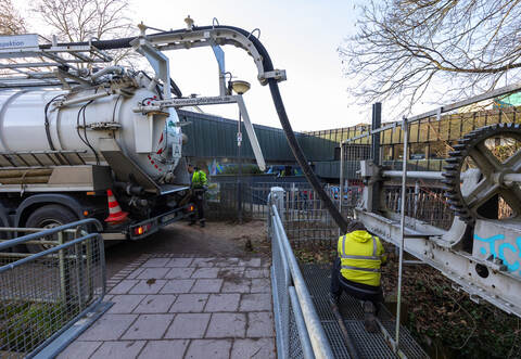 ausgelaufener Diesel Kupferhammer