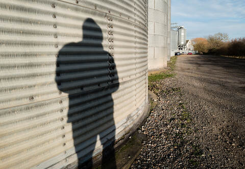 Die Täter sind zwischen Freitag und Samstag in einen Container eingedrungen und haben Werkzeuge im Wert von 10.000 Euro entwendet.