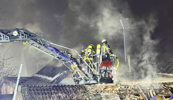 Feuer in Lackiererei - 2 Verletzte