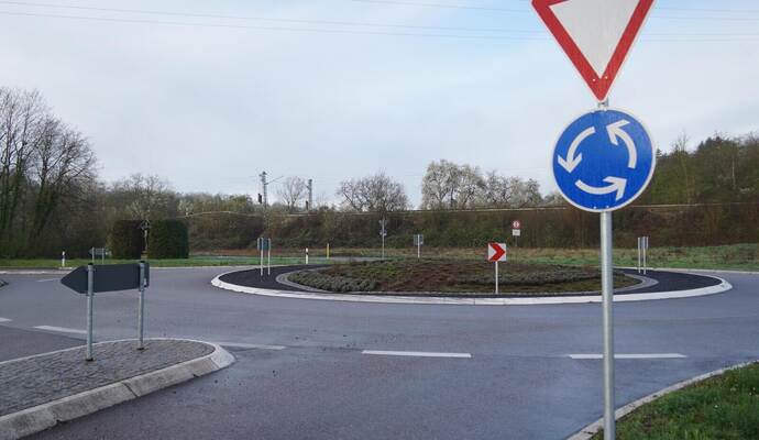 Bei der Ortsausfahrt von Bilfingen, nahe des Kreisverkehrs, soll das neue Feuerwehrhaus entstehen. Roller