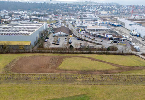 Brache statt Bauhof: Auf dem Areal auf der Ziegelhöhe sind die Umrisse der Kunstinstallation „Ziegelgarten“ im Rahmen der Ornamenta noch zu sehen.