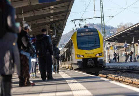 RE1 Pforzheim Hauptbahnhof Arverio 