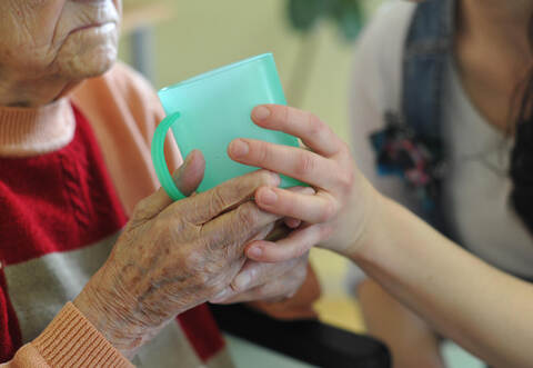 Brandenburger Landtag debattiert über Fachkräfte in der Pflege