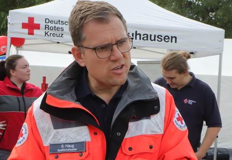 DRK-Bereitschaftsleiter Steffen Haug macht deutlich, dass das Helfer-vor-Ort-System des DRK Neuhausen ein unverzichtbarer Bestandteil der örtlichen Notfallversorgung ist.