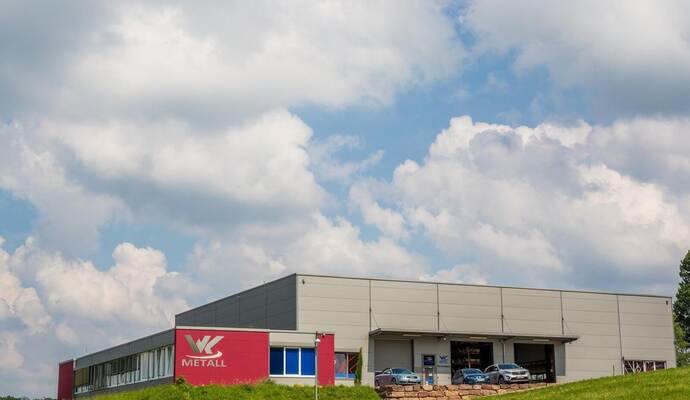 Auf der Wilhelmshöhe in Neuenbürg ist der Firmensitz der WK Metall GmbH mit weiteren Standorten in Neuenbürg und Ittersbach.