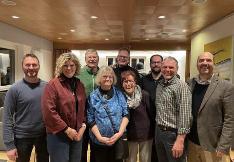 Zeltpfarrer Martin Weber (von links), Tine Ratz von der CG Ellmendingen, Matthias Gerlach als evangelischer Pfarrer von Feldrennach und Pfinzweiler, Monika Eberle von der Evangelisch-methodistischen Kirche Pforzheim, Oliver Elsässer als evangelischer Pfarrer von Langenalb und Marxzell, Marga Linder als Repräsentantin der örtlichen katholischen Gemeinde, Thomas Held als evangelischer Pfarrer der Verbundgemeinde Schwann-Dennach-Ottenhausen, Zeltmeister Michael Möck sowie der Conweiler Pfarrer David Gerlach freuen sich auf das Zeltkirchenfestival in Straubenhardt.