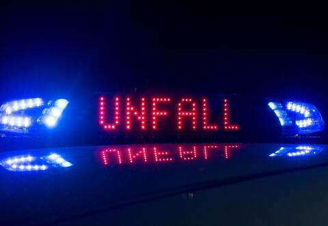 Blaulicht und der Hinweis "Unfall"