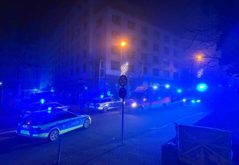 Bei einer Auseinandersetzung am Schloßberg seien vier Personen verletzt worden.