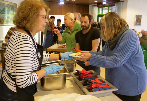 In Mühlacker gibt es nicht nur ein warmes Essen – sonder auch Gemeinschaft, eine tolle Stimmung und ein besonderes Ambiente.