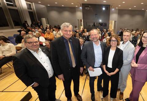 Uwe von Wangenheim (AfD), Hans-Ulrich Rülke (FDP), Marek Klimanski (PZ), Stefanie Wally (Kulturhaus Osterfeld), Simon Schwarz (Grüne), Annkathrin Wulff (SPD, Andreas Renner (CDU) (von links).