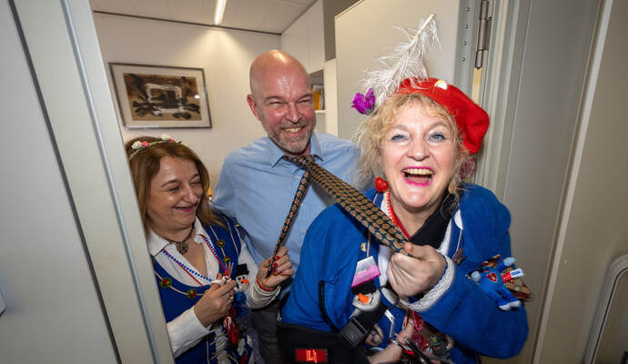 Altweiberfasching PZ Jung Rathaus