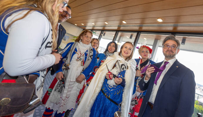 Altweiberfasching PZ Jung Rathaus