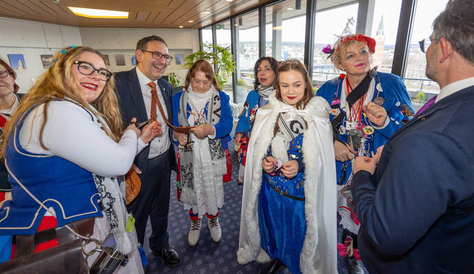 Altweiberfasching PZ Jung Rathaus