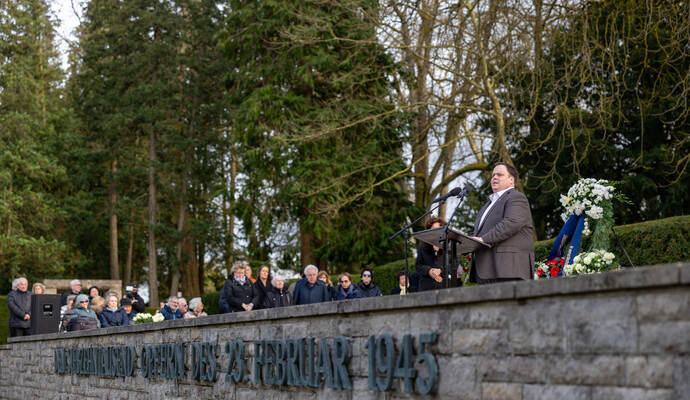 Gedenken Hauptfriedhof Bombenangriff