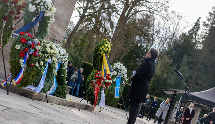 Gedenken Hauptfriedhof Bombenangriff