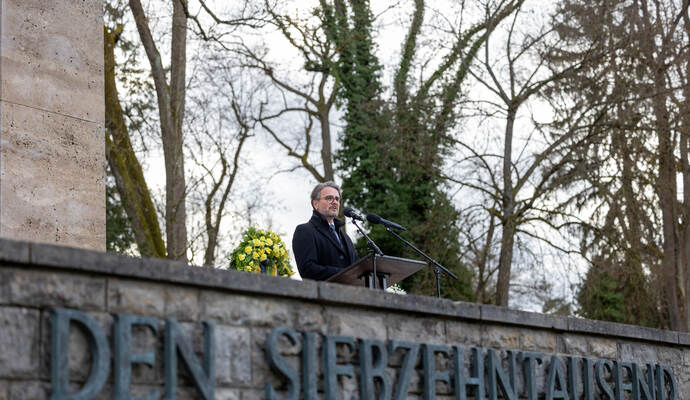 Gedenken Hauptfriedhof Bombenangriff
