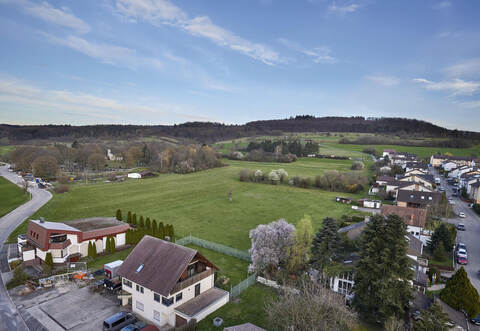 Blick von Schlossstraße (links) und Großem Kesselweg (rechts) auf das geplante Wohngebiet „052 Bitscher“.