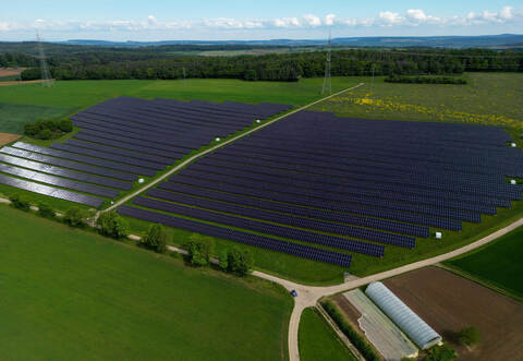 Einen Solarpark, wie er auch in Neulingen geplant ist, gibt es seit Mai 2023 bereits im Ortental zwischen Iptingen und Serres.