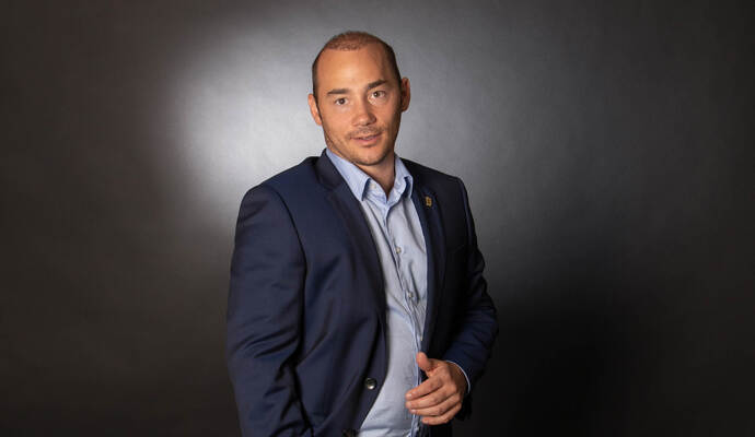 Drei Social-Media-Posts bringen den AfD-Abgeordneten Klauß vor Gericht.