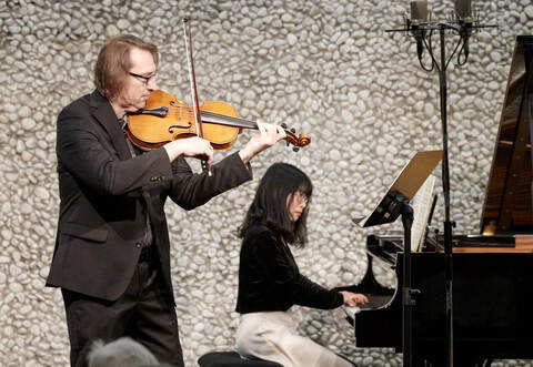Pforzheimer Musikwinter. "Bitteres Blumengemüse" im Reuchlinhaus.