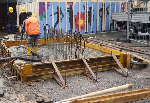 Eine neue Kletterlandschaft soll auf dem Pausenhof der Remchinger Carl-Dittler-Realschule entstehen. Bis zum 14. April ist noch Zeit, um das Projekt im Rahmen des bundesweiten Handwerks-Wettbewerbs der Firma Würth fertigzustellen.