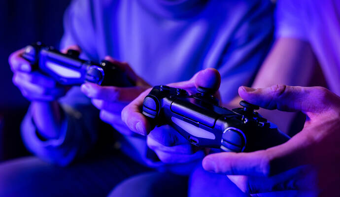 Einbrecher sollen eine Spielekonsole geklaut haben.