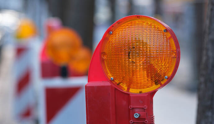 Warnleuchte an eineer Baustelle