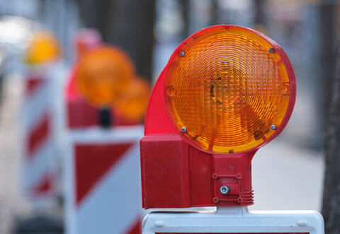 Warnleuchte an eineer Baustelle