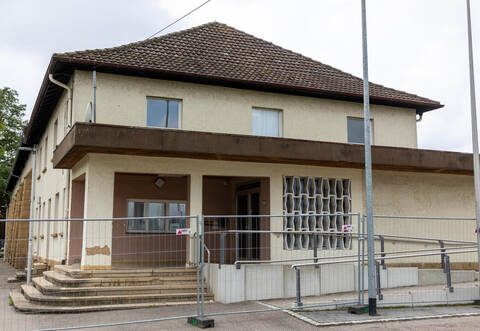 Knittlingen Alte Festhalle Gesperrt