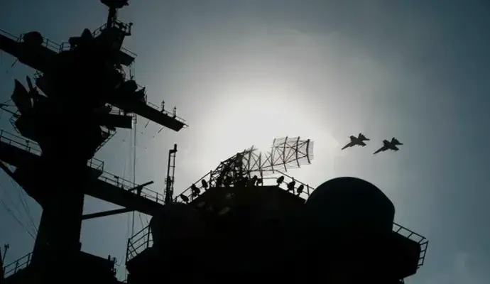 Irans Streitkräfte haben nach eigenen Angaben einen US-Flugzeugträger attackiert.
