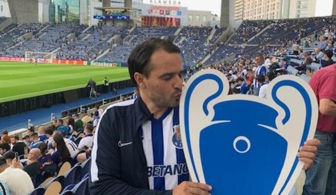 Der Pforzheimer Bruno Martins ist ein leidenschaftlicher Fan des FC Porto, der 1987 und 2004 den Champions-League-Pokal gewonnen hat.