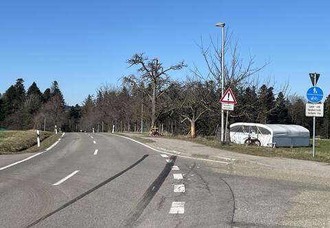 Auf Höhe Oberlengenhardt macht die Landstraße zwischen Igelsloch und Schömberg eine lange Linkskurve. Hier kam es zu dem tödlichen Unfall.