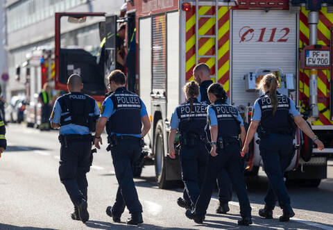 Mit einem Großaufgebot waren Polizei und Feuerwehrkräfte im August in der Luisenstraße im Einsatz, um die Wohnung des Mannes zu durchsuchen.  Röhr