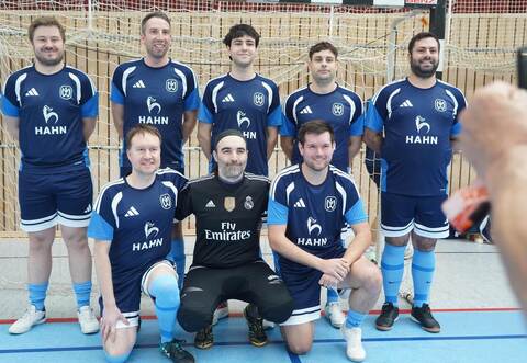 Mit seinen Trikots tritt auch das Freizeitteam des SV Waldrennach beim Turnier in der Neuenbürger Stadthalle an.