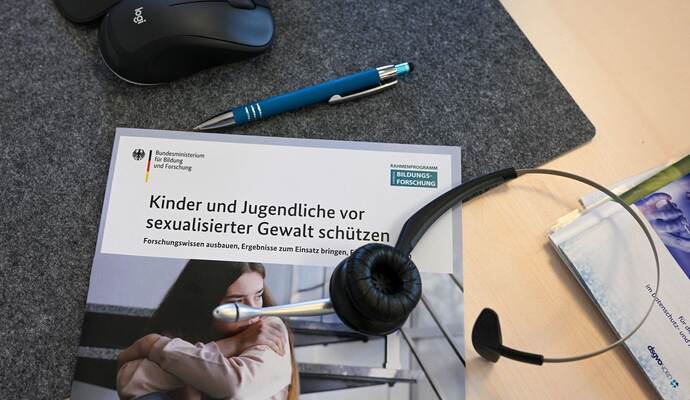 Hilfe-Telefon Sexueller Missbrauch